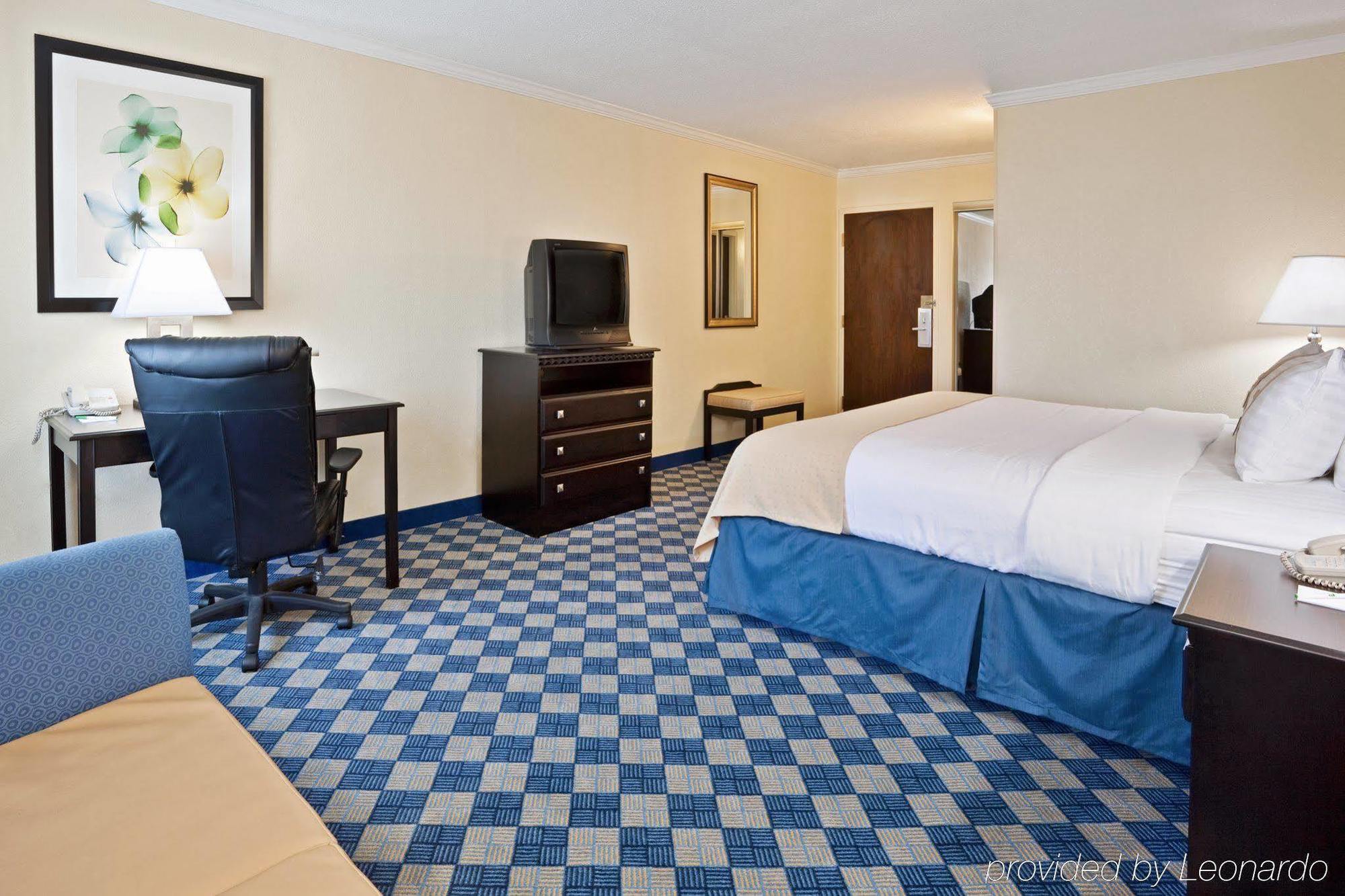 Holiday Inn Columbus North I-270 Worthington Oda fotoğraf